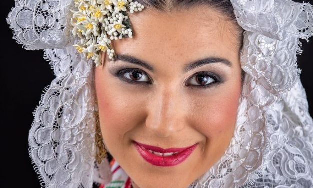 Aitana Gómez, candidata de la Hoguera Sèneca-Autobusos