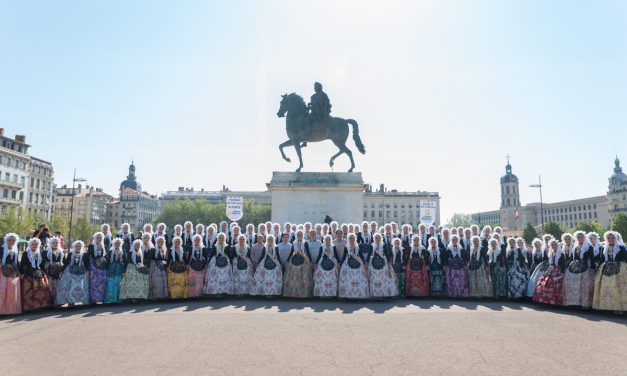Las candidatas 2018 promocionan la fiesta y la ciudad en Lyon
