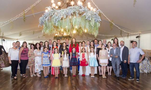 Las nuevas mujeres y niñas del fuego presentan su indumentaria