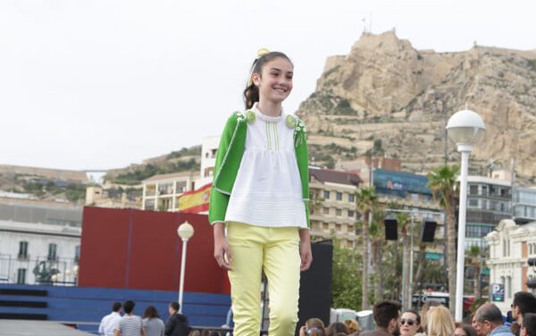 Hoguera Sant Blai de Dalt. Candidata Infantil 2017